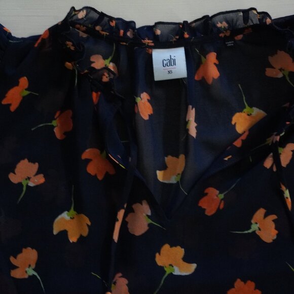 Cabi floral navy ruffle blouse sleeveless - Picture 4 of 8